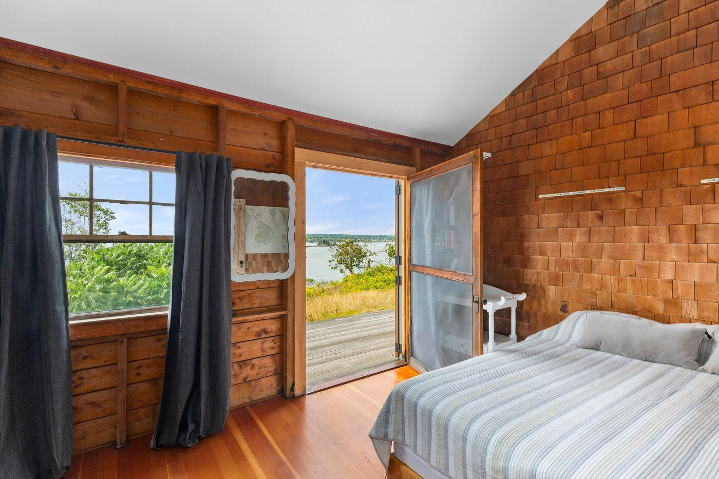 14 Kingsbury Point Vinalhaven ME 04863