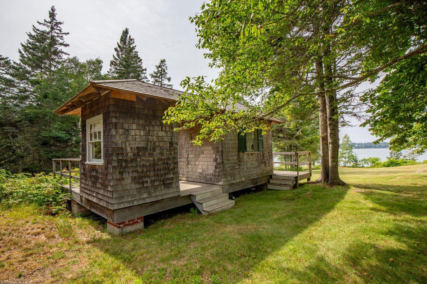 14 Kingsbury Point Vinalhaven ME 04863