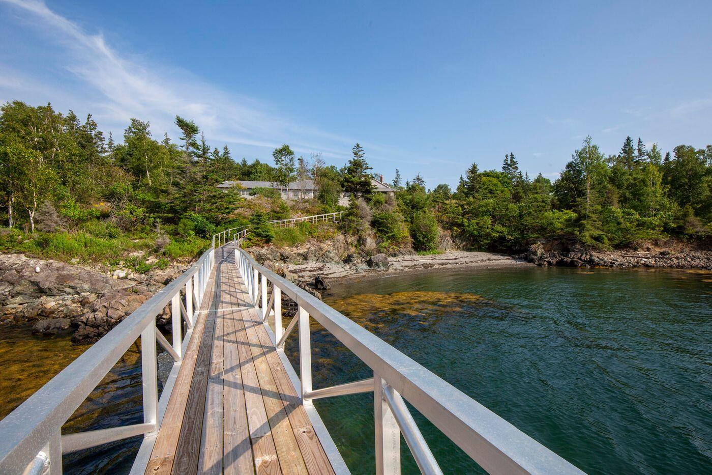 14 Kingsbury Point Vinalhaven ME 04863