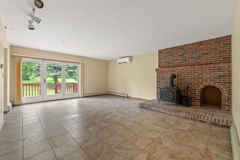 75 Amberley Way Auburn ME 04210