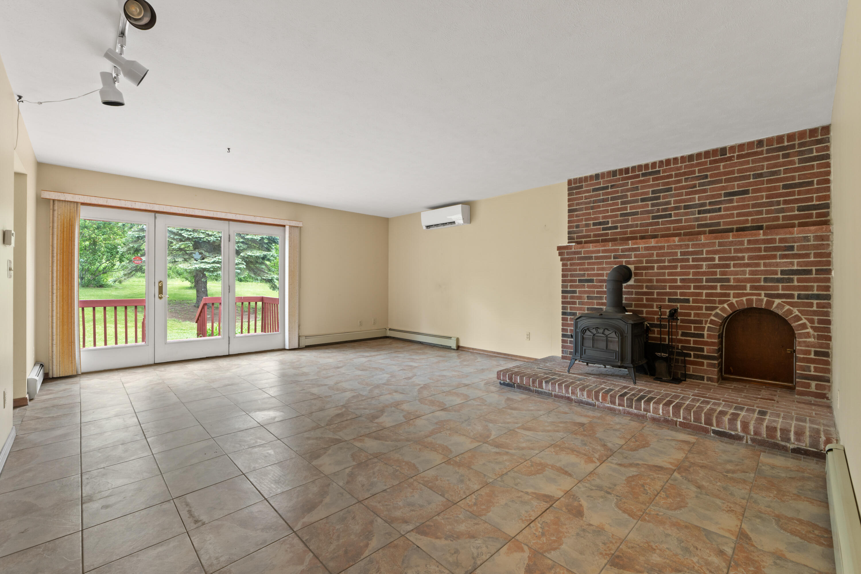 75 Amberley Way Auburn ME 04210