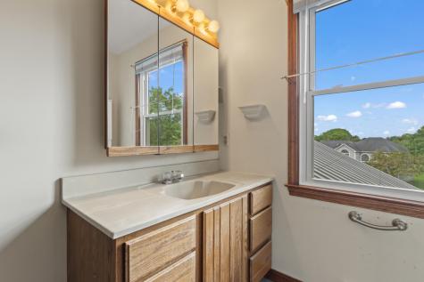 75 Amberley Way Auburn ME 04210