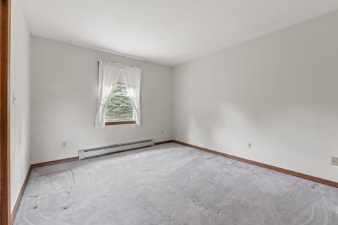 75 Amberley Way Auburn ME 04210