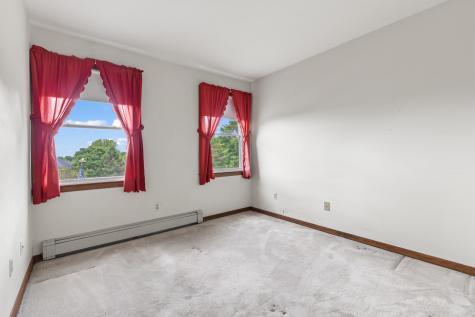 75 Amberley Way Auburn ME 04210