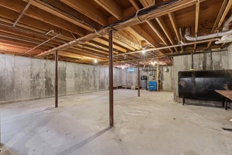 75 Amberley Way Auburn ME 04210