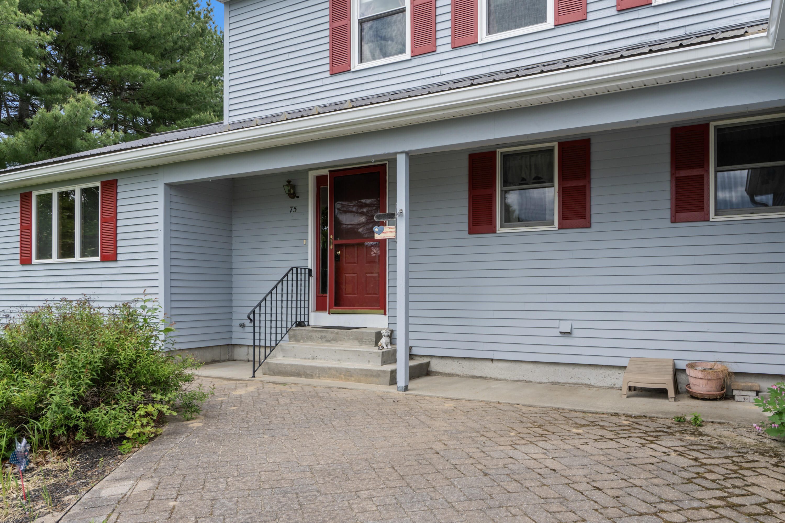 75 Amberley Way Auburn ME 04210