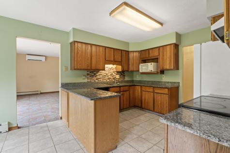 75 Amberley Way Auburn ME 04210