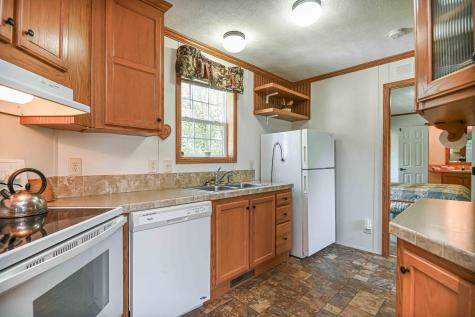 744 Us Rt-1 York ME 03909