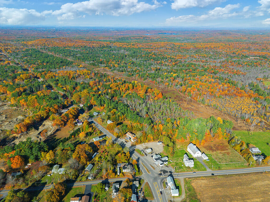 10 Ridge Road Windsor ME 04363
