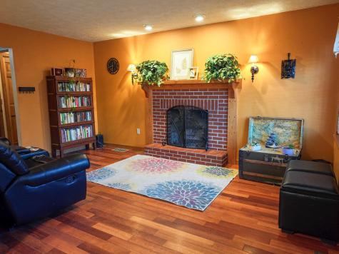 11 Kensington Terrace Lewiston ME 04240