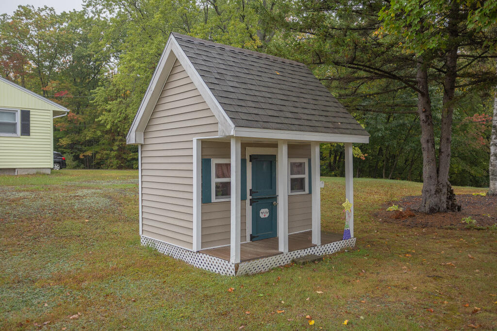 17 Oak Street Jay ME 04239