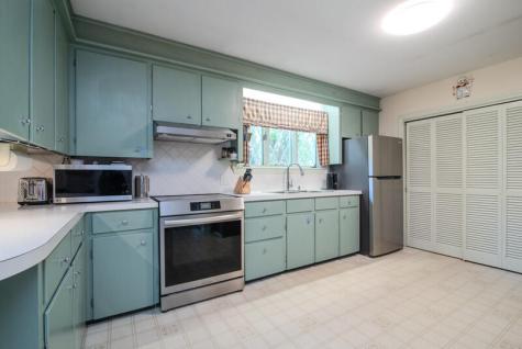 17 Hillview Avenue Saco ME 04072