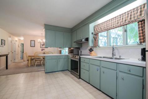 17 Hillview Avenue Saco ME 04072