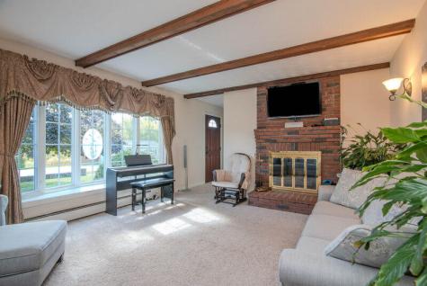 17 Hillview Avenue Saco ME 04072