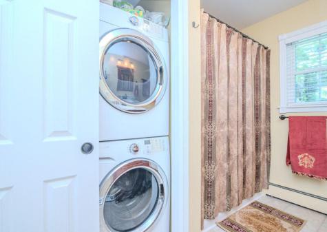 17 Hillview Avenue Saco ME 04072