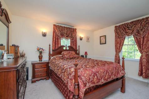 17 Hillview Avenue Saco ME 04072