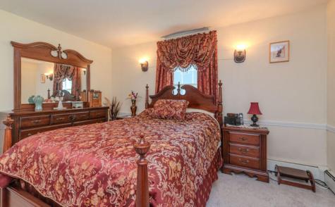 17 Hillview Avenue Saco ME 04072