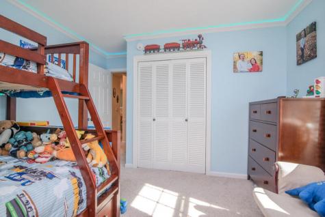 17 Hillview Avenue Saco ME 04072