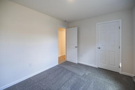 23 Streamside Drive Auburn ME 04210