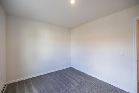 23 Streamside Drive Auburn ME 04210