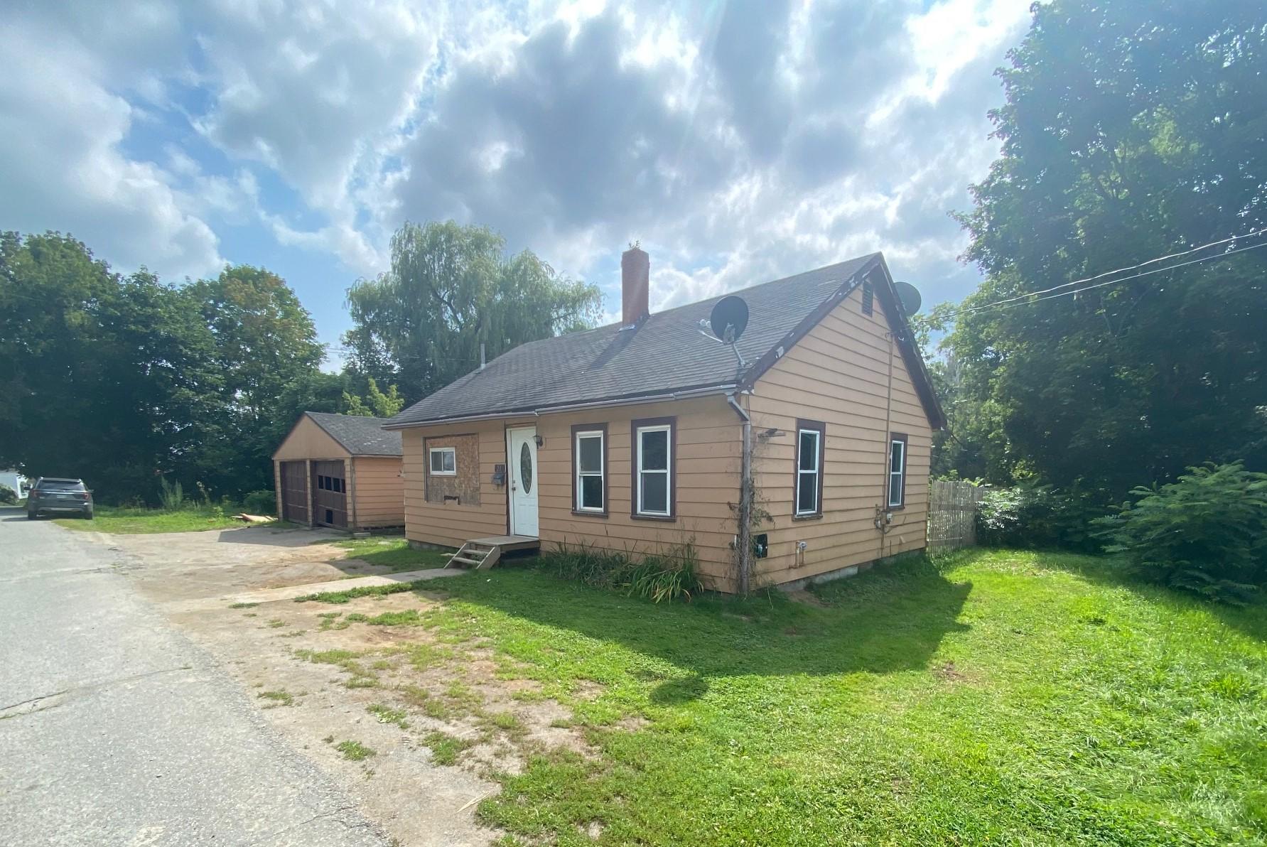 21 Water Street Dexter ME 04930