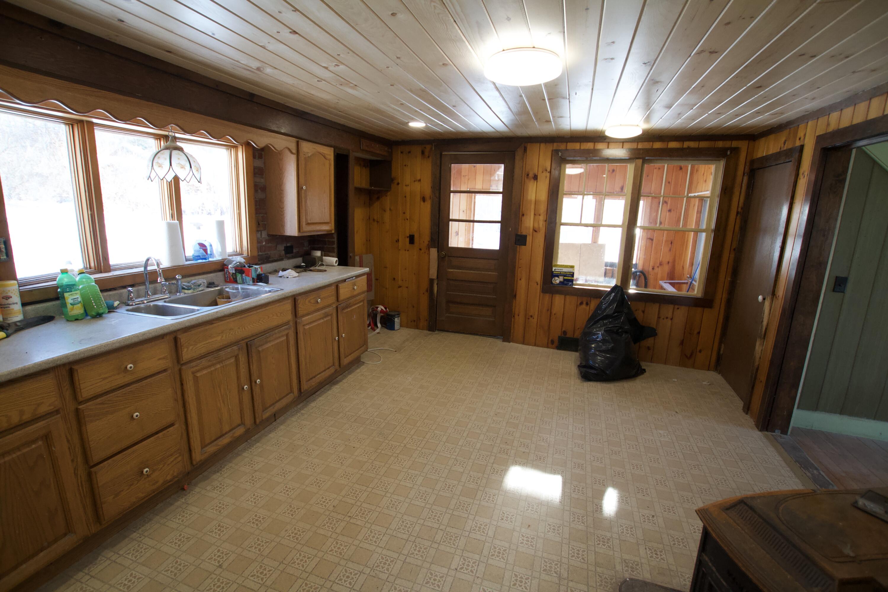 103 Pleasant Street Dexter ME 04930