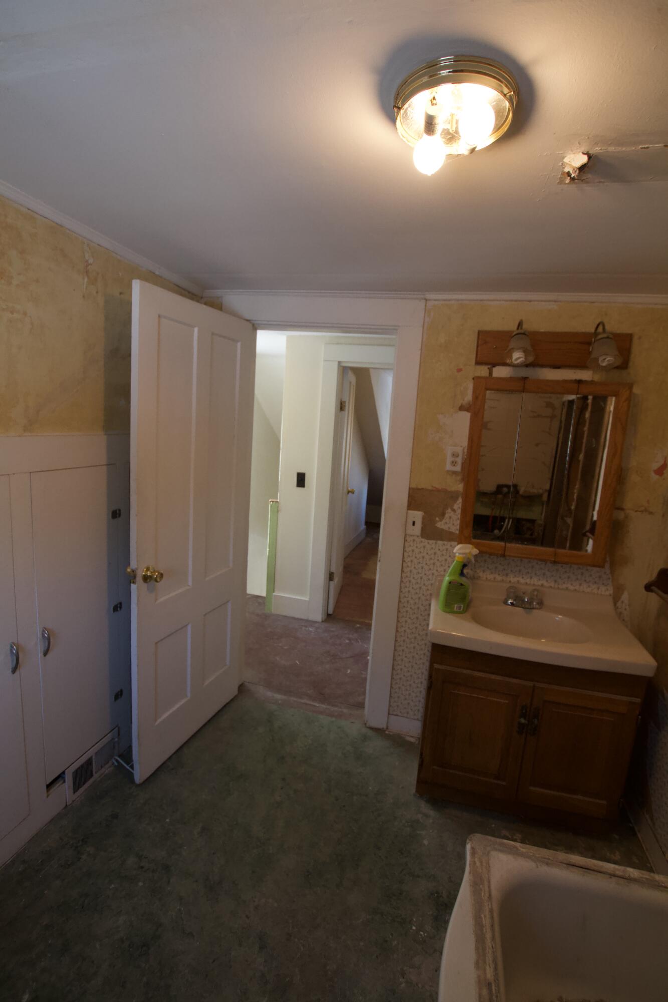 103 Pleasant Street Dexter ME 04930