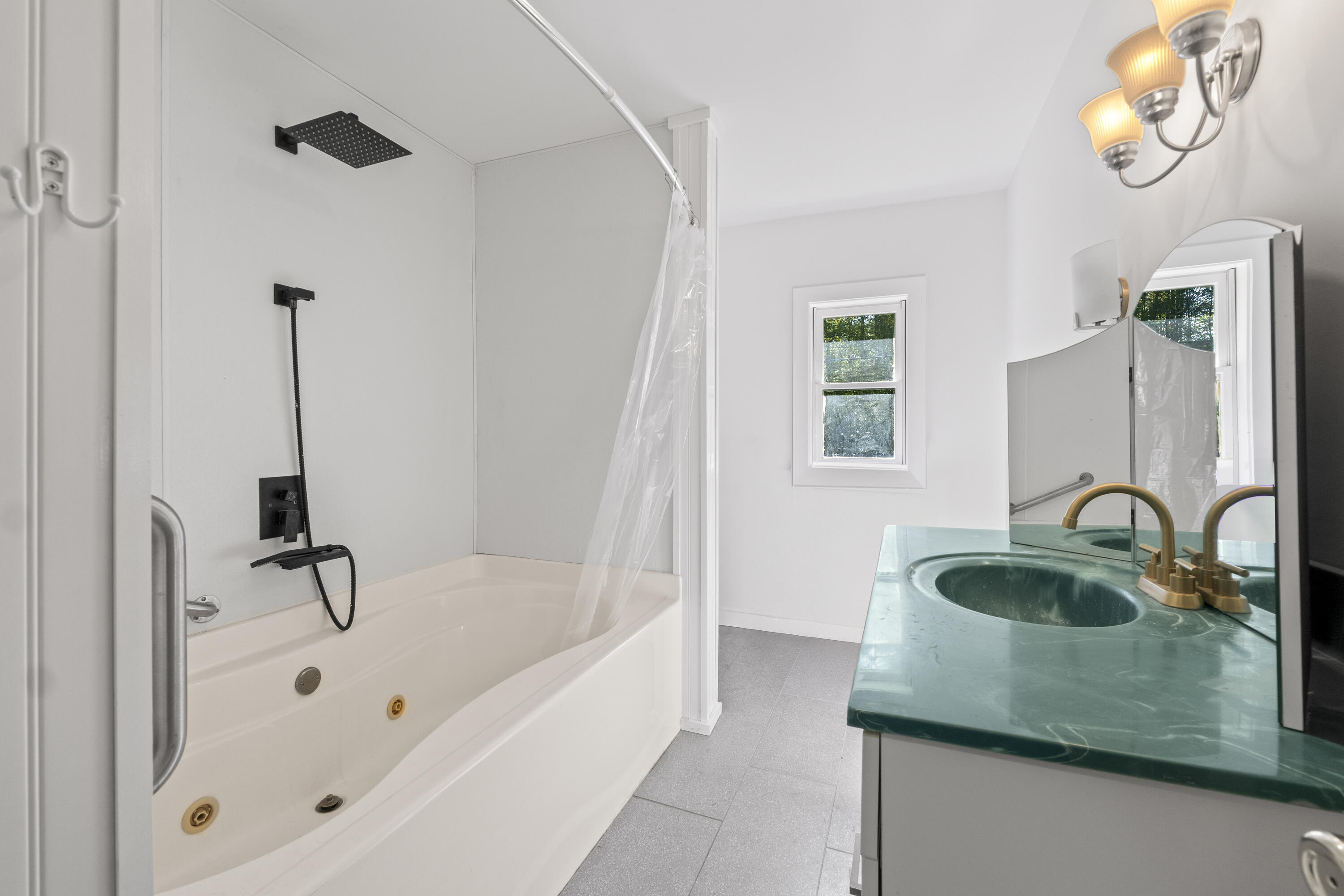 143 White Road Bowdoinham ME 04008