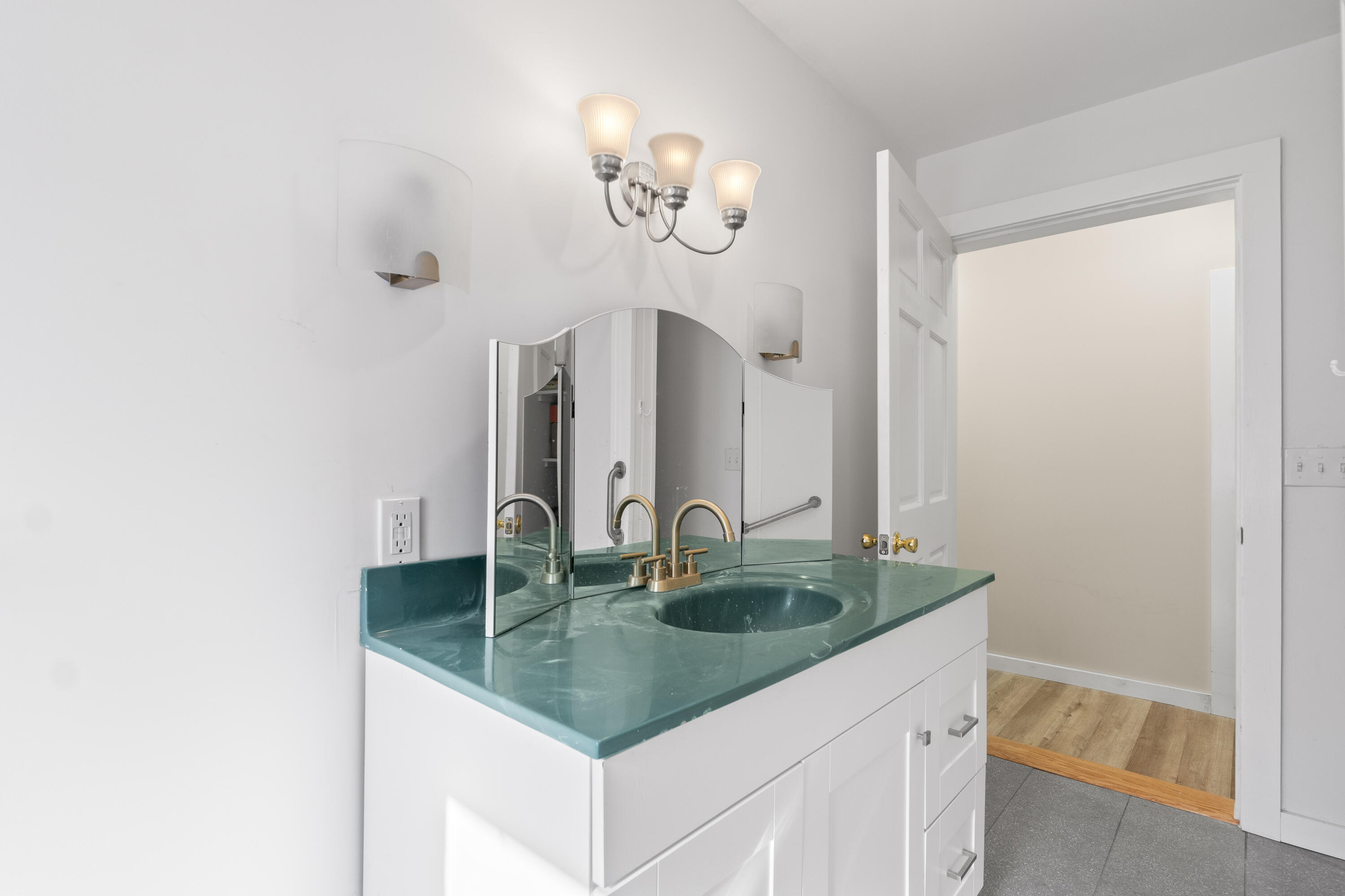 143 White Road Bowdoinham ME 04008