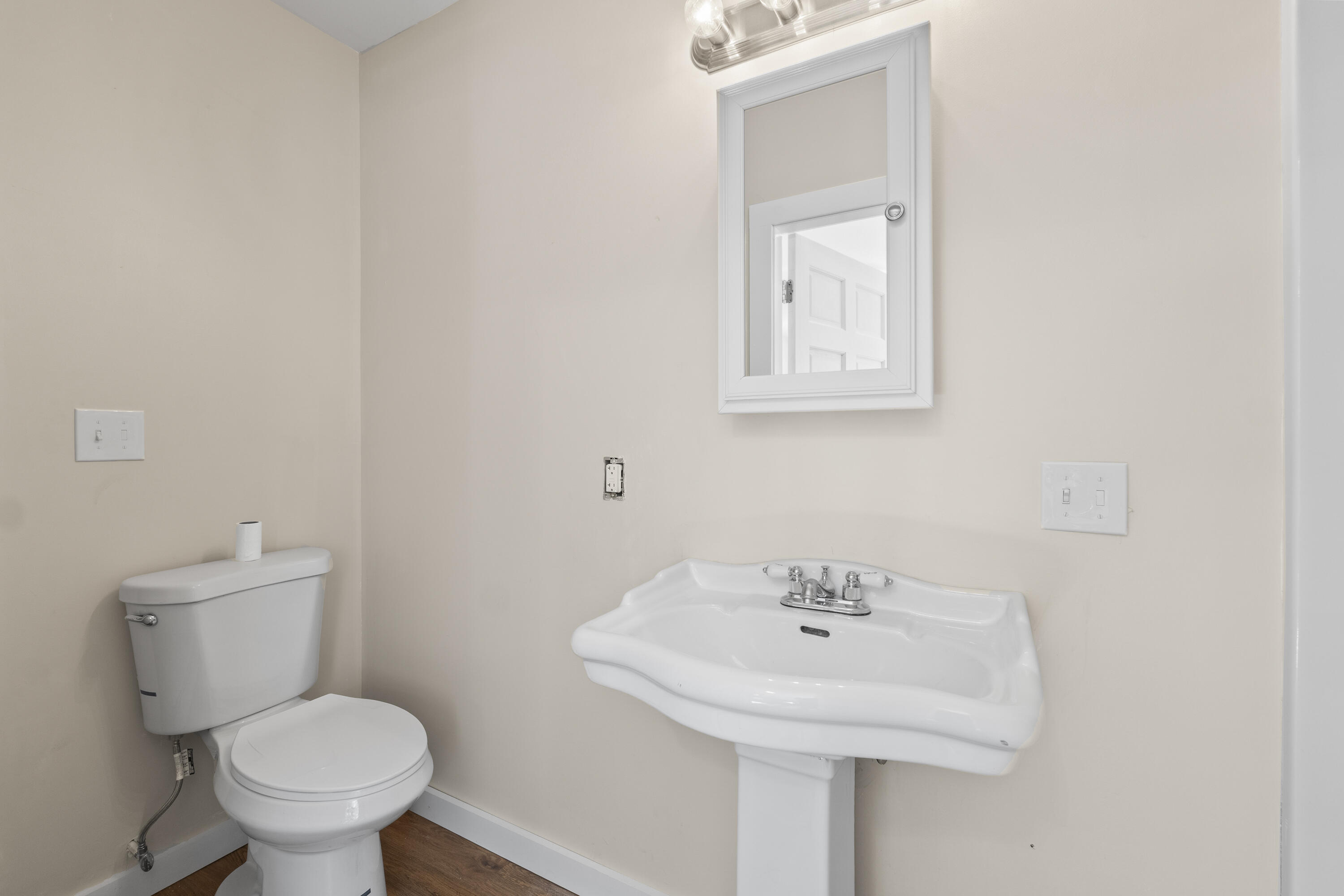 143 White Road Bowdoinham ME 04008