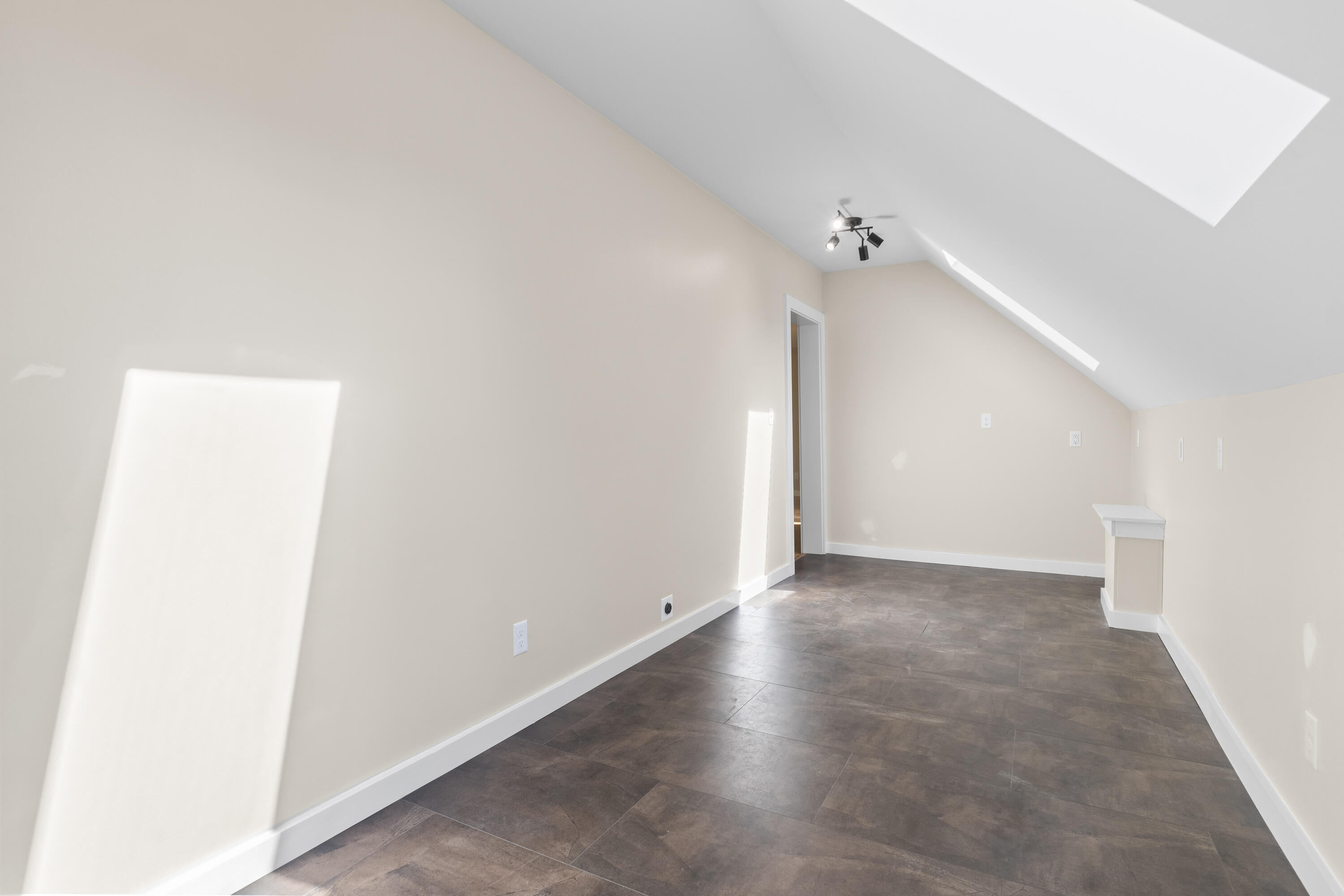 143 White Road Bowdoinham ME 04008