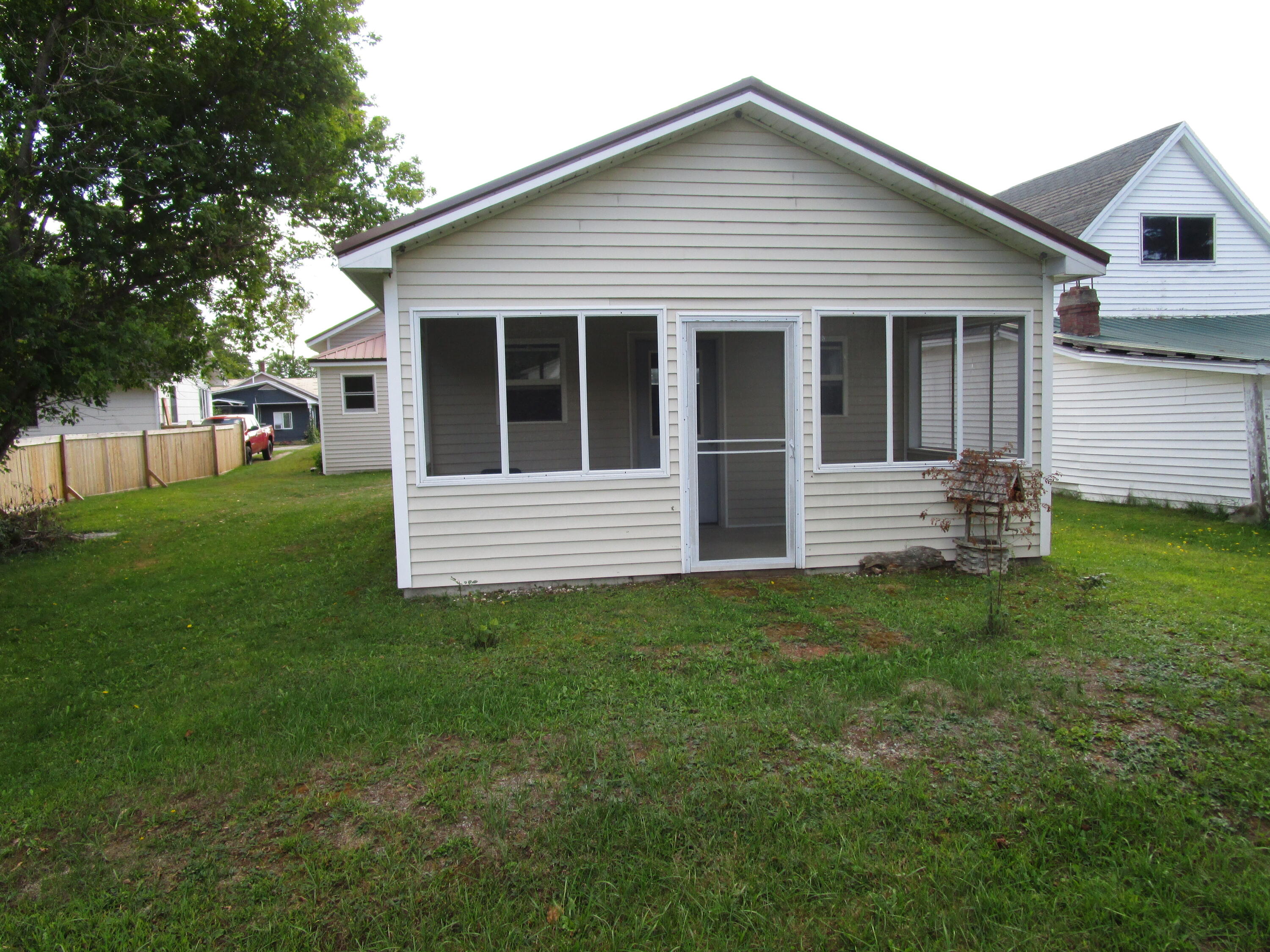 10 York Street Howland ME 04448