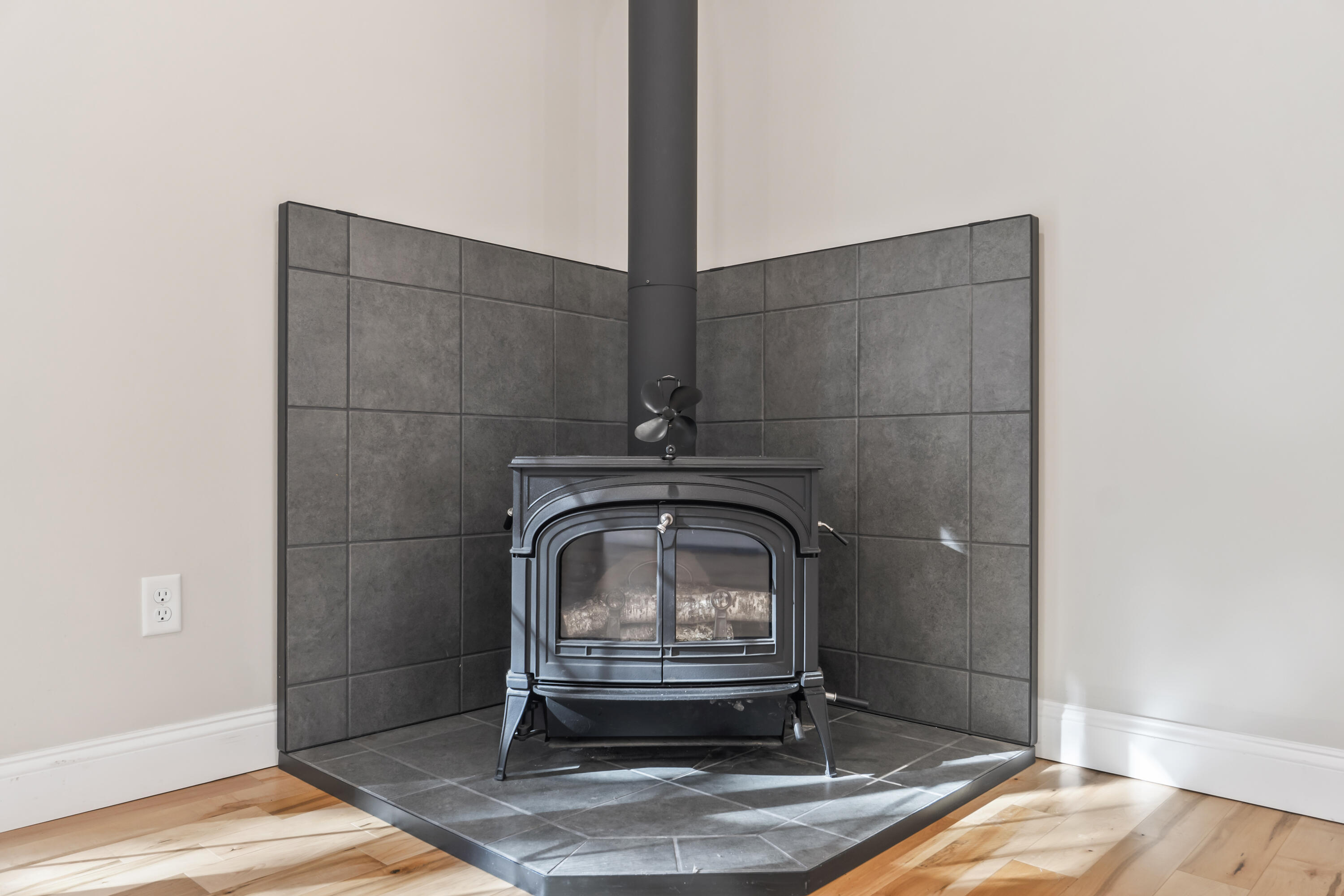 50 Island Road Limerick ME 04048