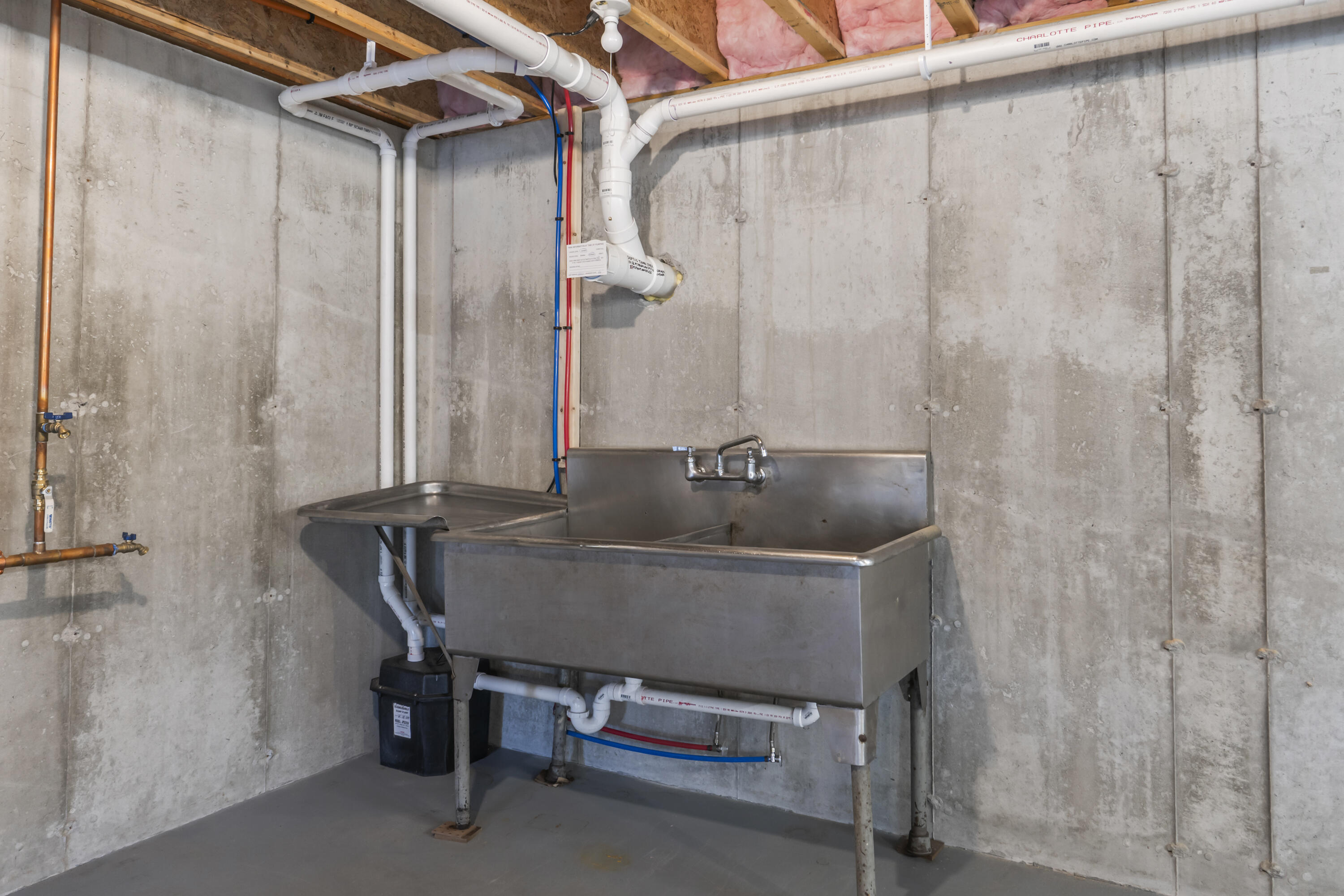 50 Island Road Limerick ME 04048