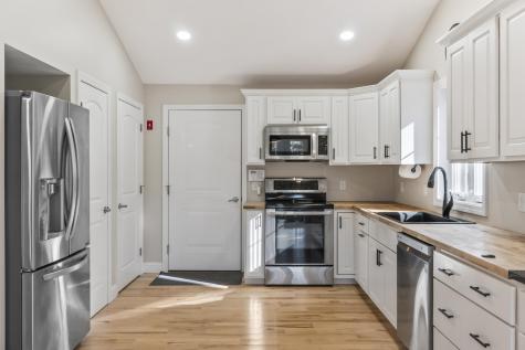 50 Island Road Limerick ME 04048