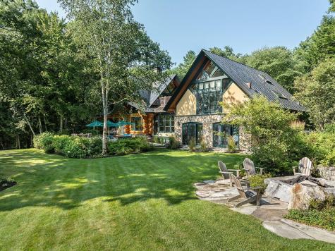 58 Beaumont Drive Naples ME 04055