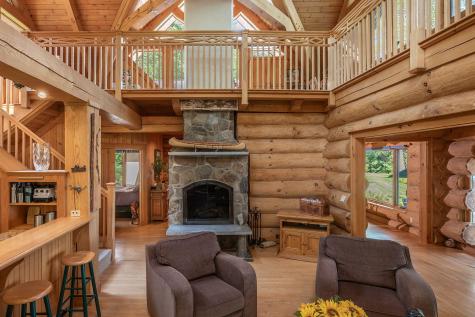 58 Beaumont Drive Naples ME 04055