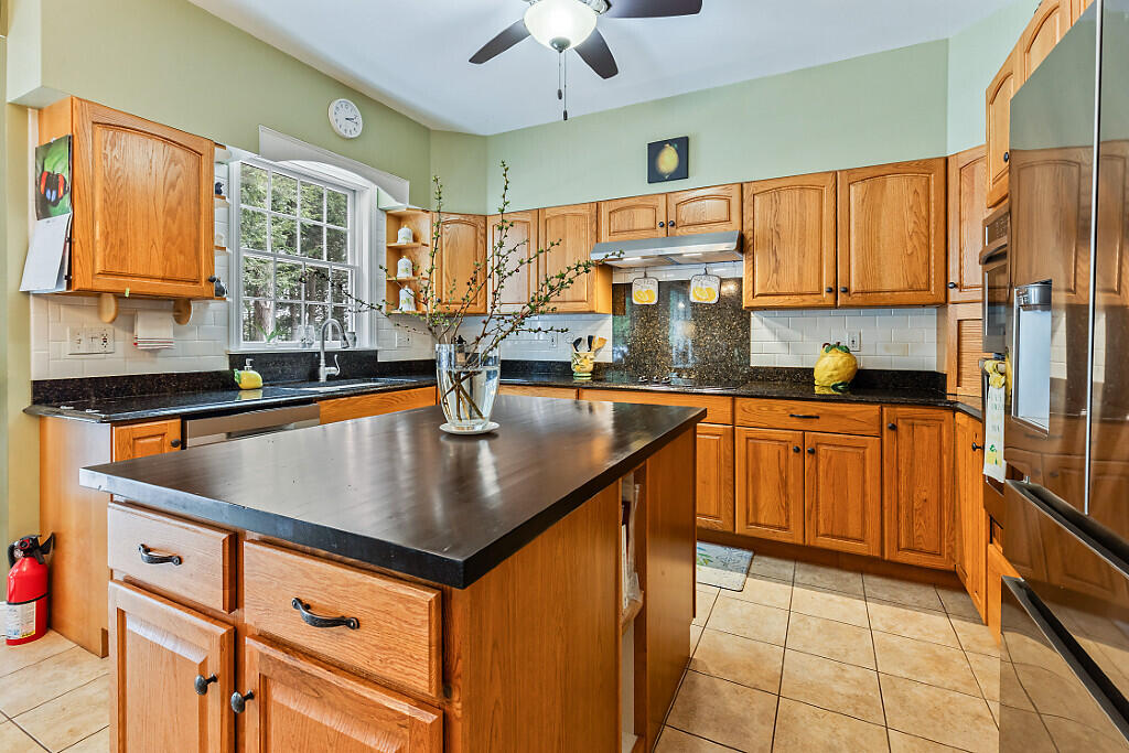 530 Point Drive Mount Vernon ME 04352