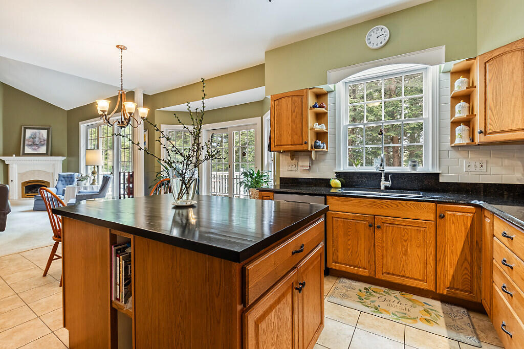 530 Point Drive Mount Vernon ME 04352