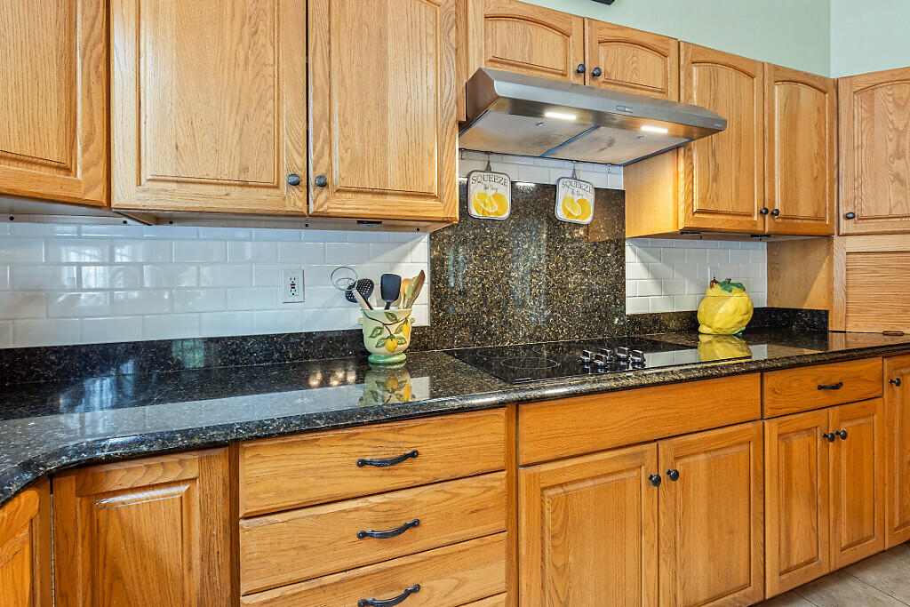 530 Point Drive Mount Vernon ME 04352