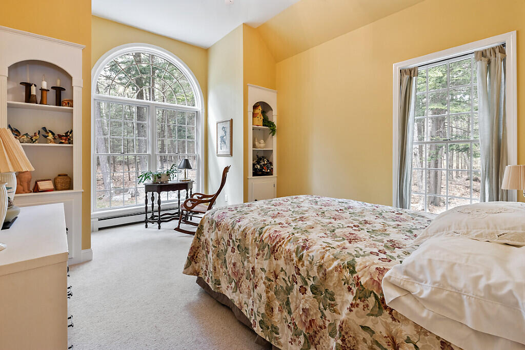 530 Point Drive Mount Vernon ME 04352