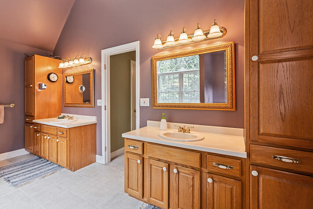 530 Point Drive Mount Vernon ME 04352