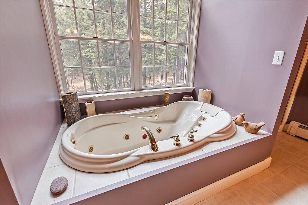 530 Point Drive Mount Vernon ME 04352