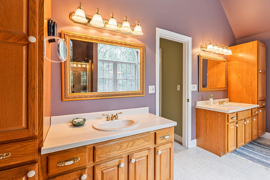 530 Point Drive Mount Vernon ME 04352