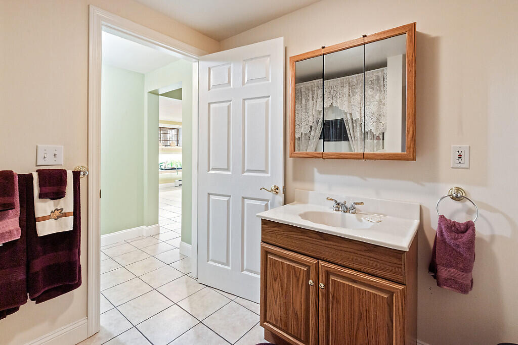 530 Point Drive Mount Vernon ME 04352