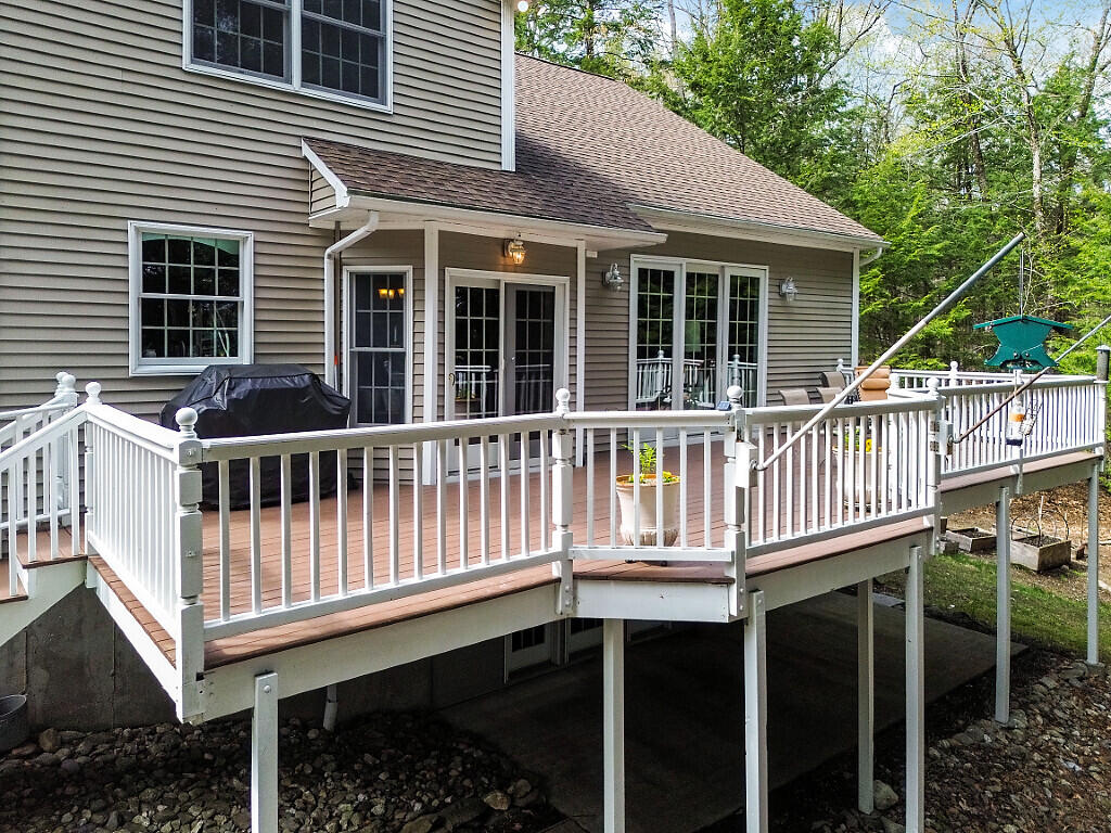 530 Point Drive Mount Vernon ME 04352