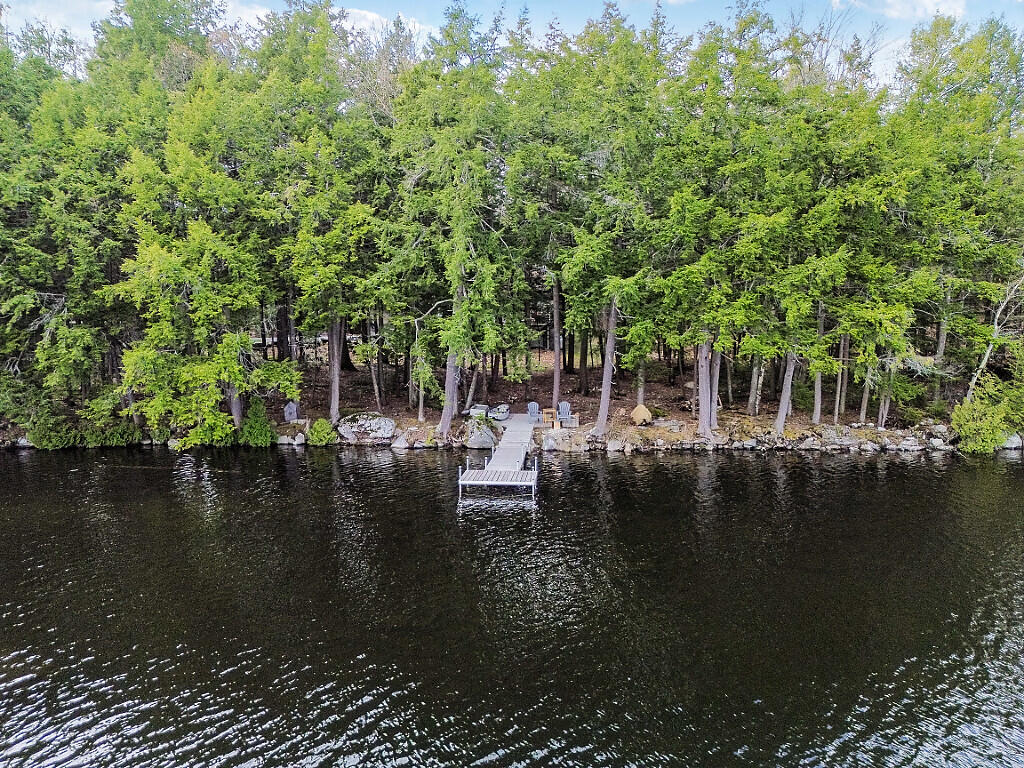 530 Point Drive Mount Vernon ME 04352