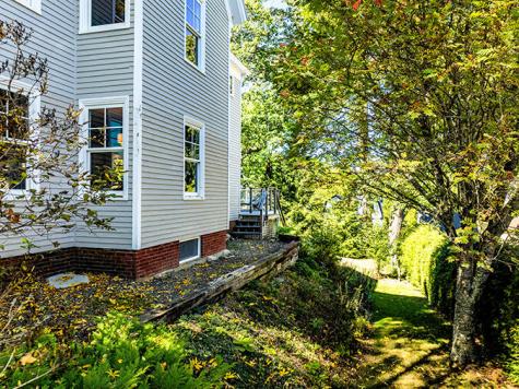 33 Pearl Street Camden ME 04843