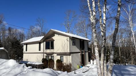 19 Cotta Lane Saint Albans ME 04971