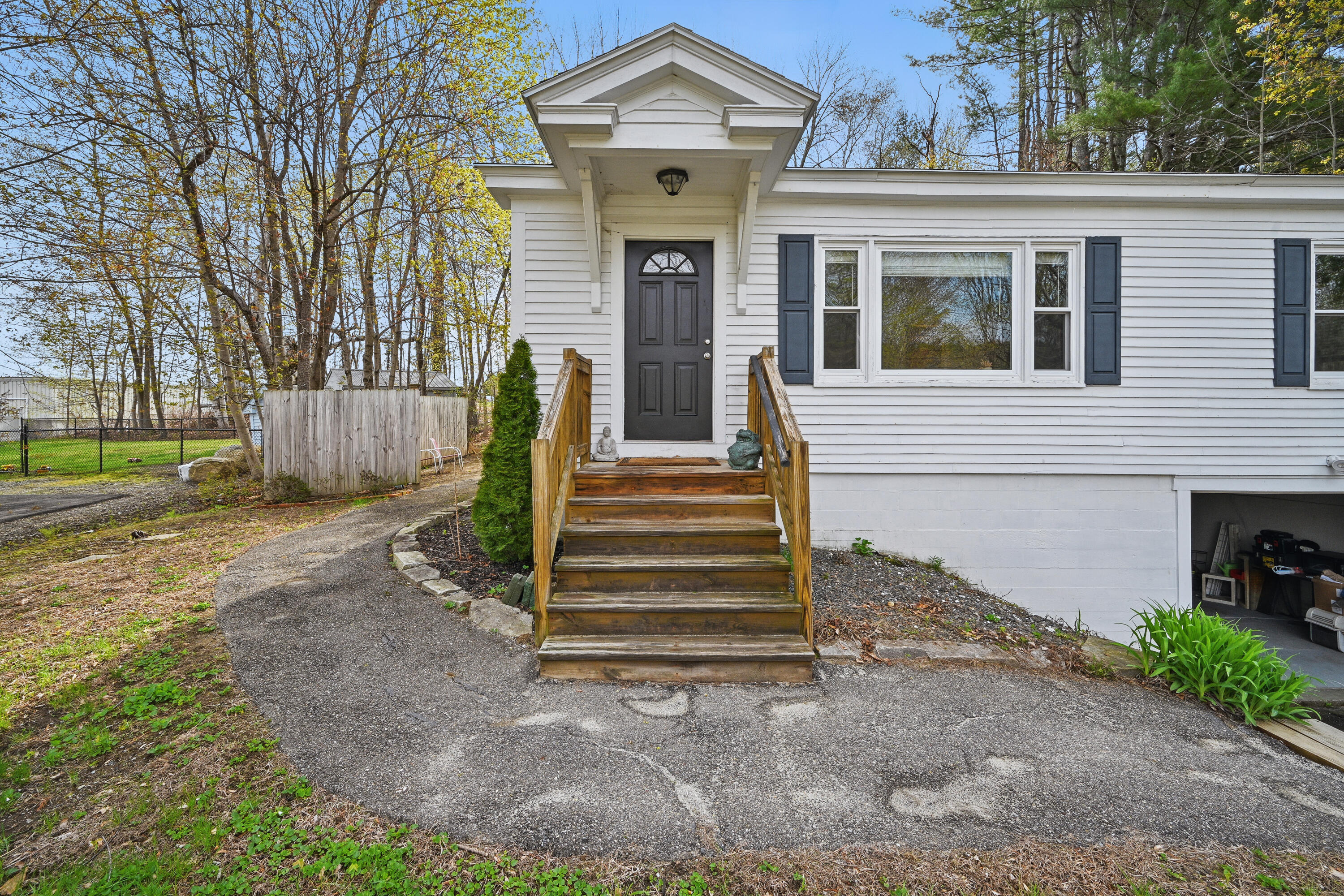 19 Brann Avenue Augusta ME 04330